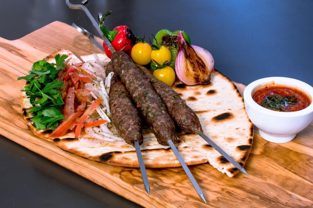 10 Best Foods to Try in Dubai