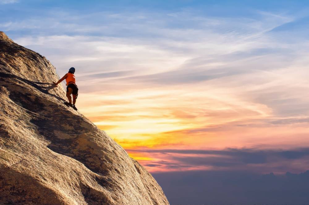 8 Outdoor Adventures to Enjoy with Friends in Spring 2023